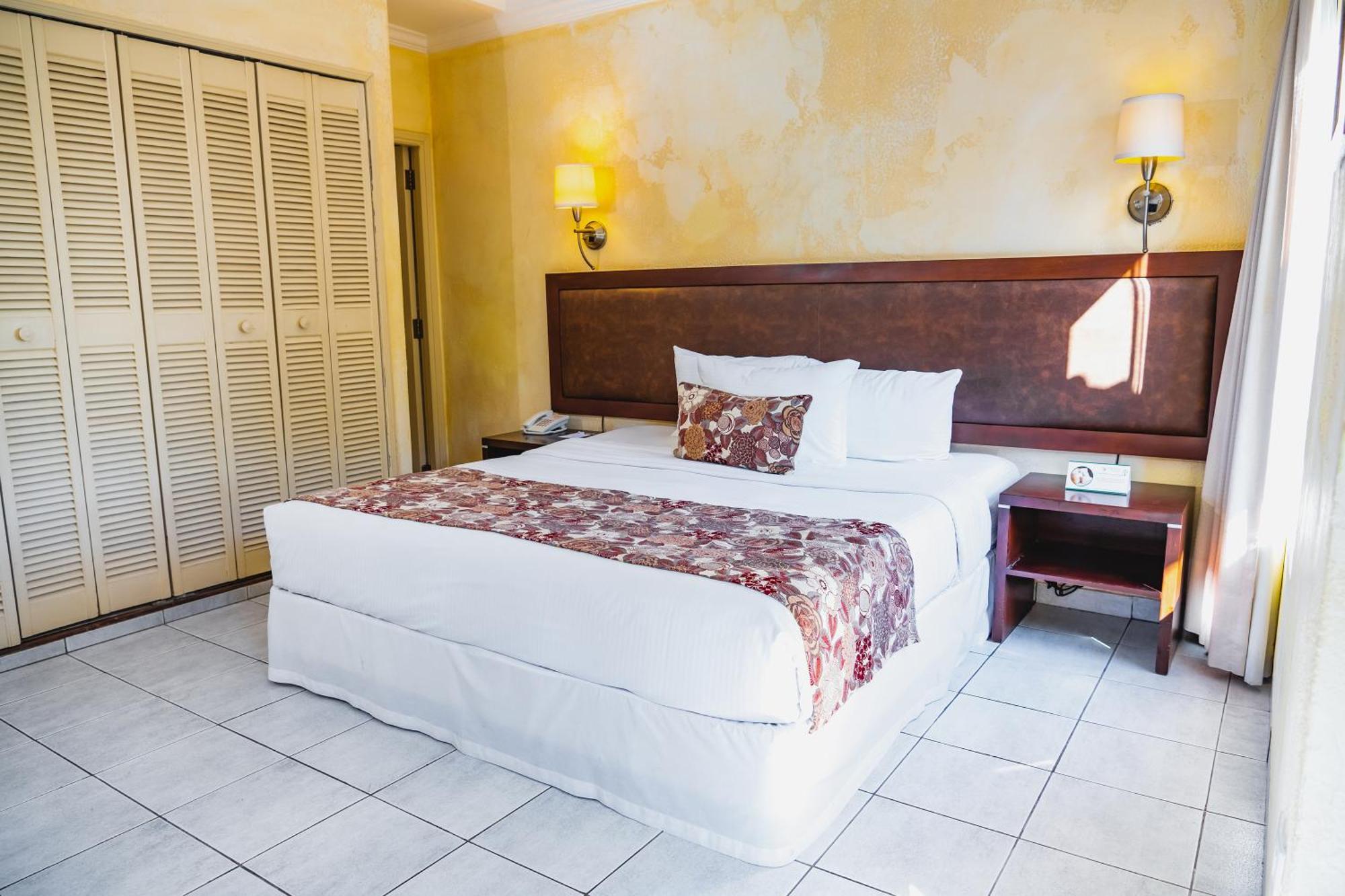Buganvillas Hotel Suites Santa Cruz de La Sierra Εξωτερικό φωτογραφία